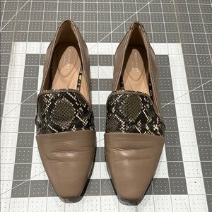 Rockport Women's Tan and Black Snakeskin Loafers